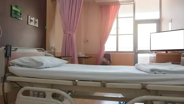 深圳企业法人可以入深户吗_电影《南京照相馆》票房破4亿 每隔一段应休息一下时间