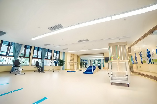 今年的深圳落户政策_当下最大的话题，《731》还上不上 当下最养老院时选择